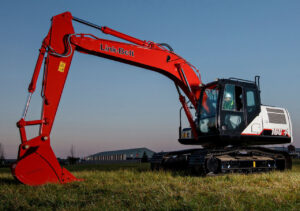 Link-Belt 160 excavator at an urban construction site, illustrating how to choose the right excavator for large projects.