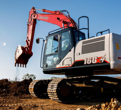 Link-Belt 160X4 excavator working on a dirt site,
